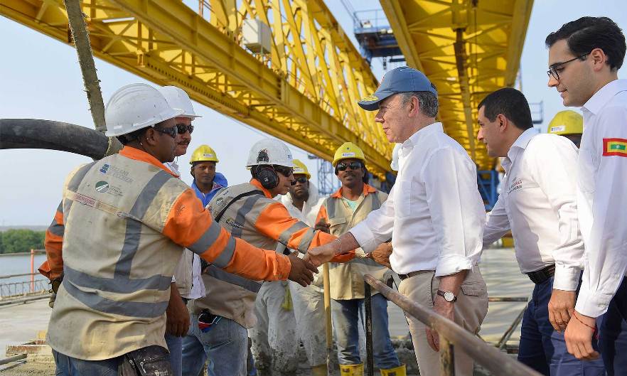 PRESIDENTE SANTOS, ALCALDE Y GOBERNADOR VISITARON VIADUCTO CIENEGA DE LA VIRGEN 